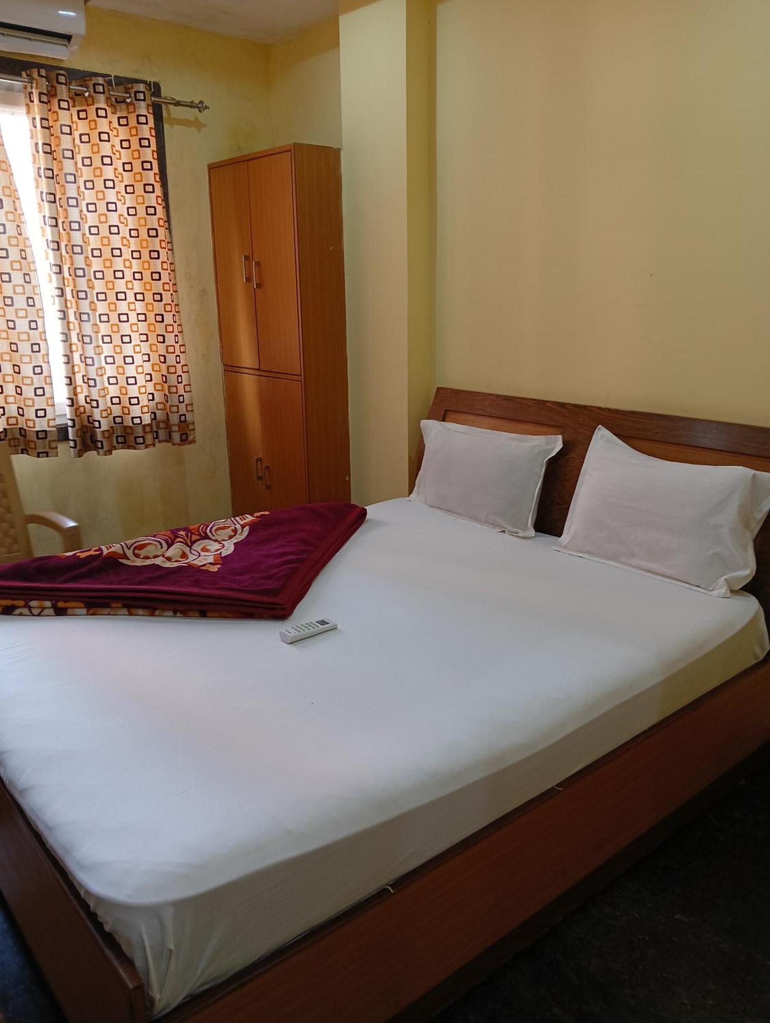 Omkaram Ashramam Gust House