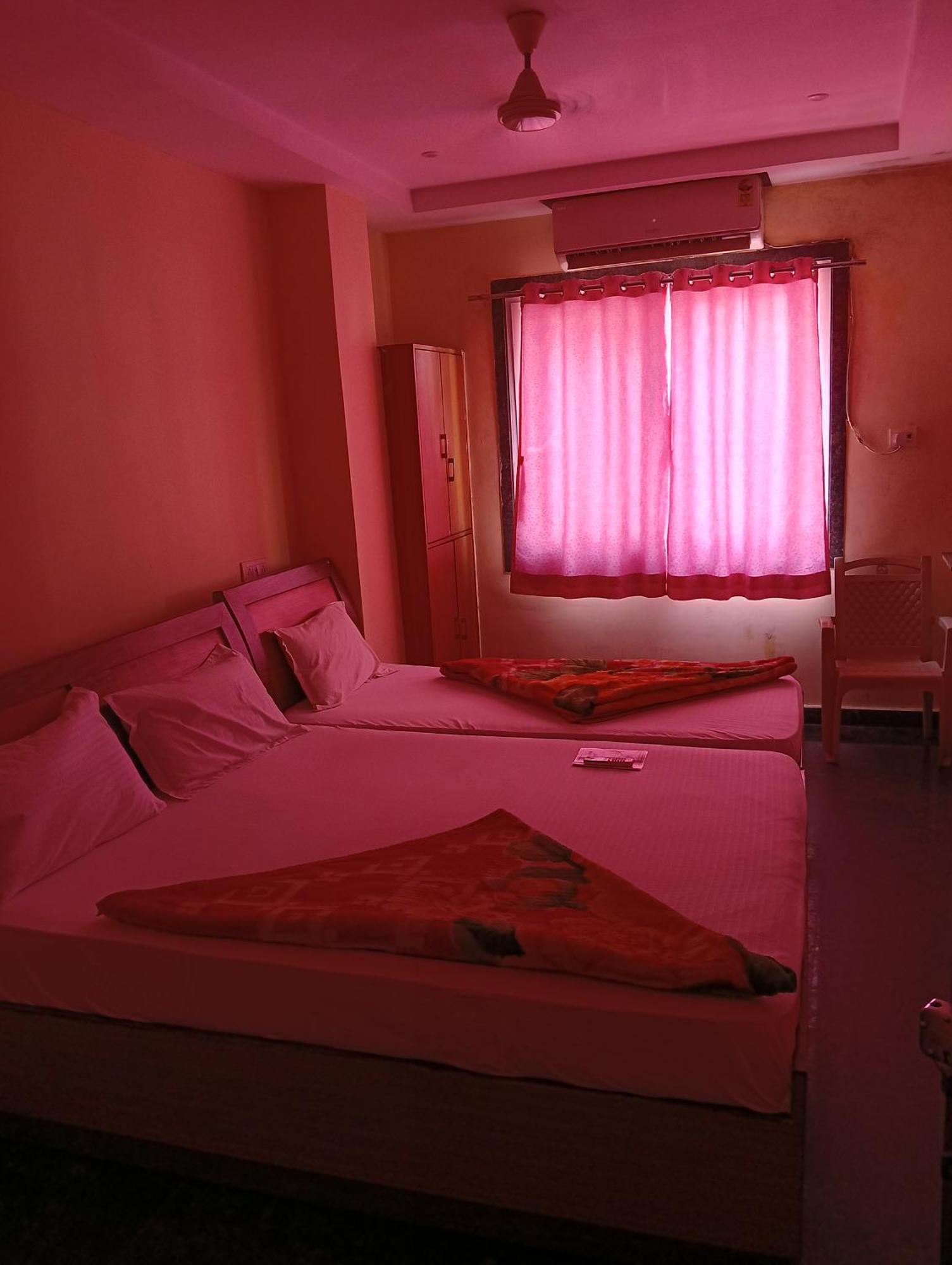 Omkaram Ashramam Gust House