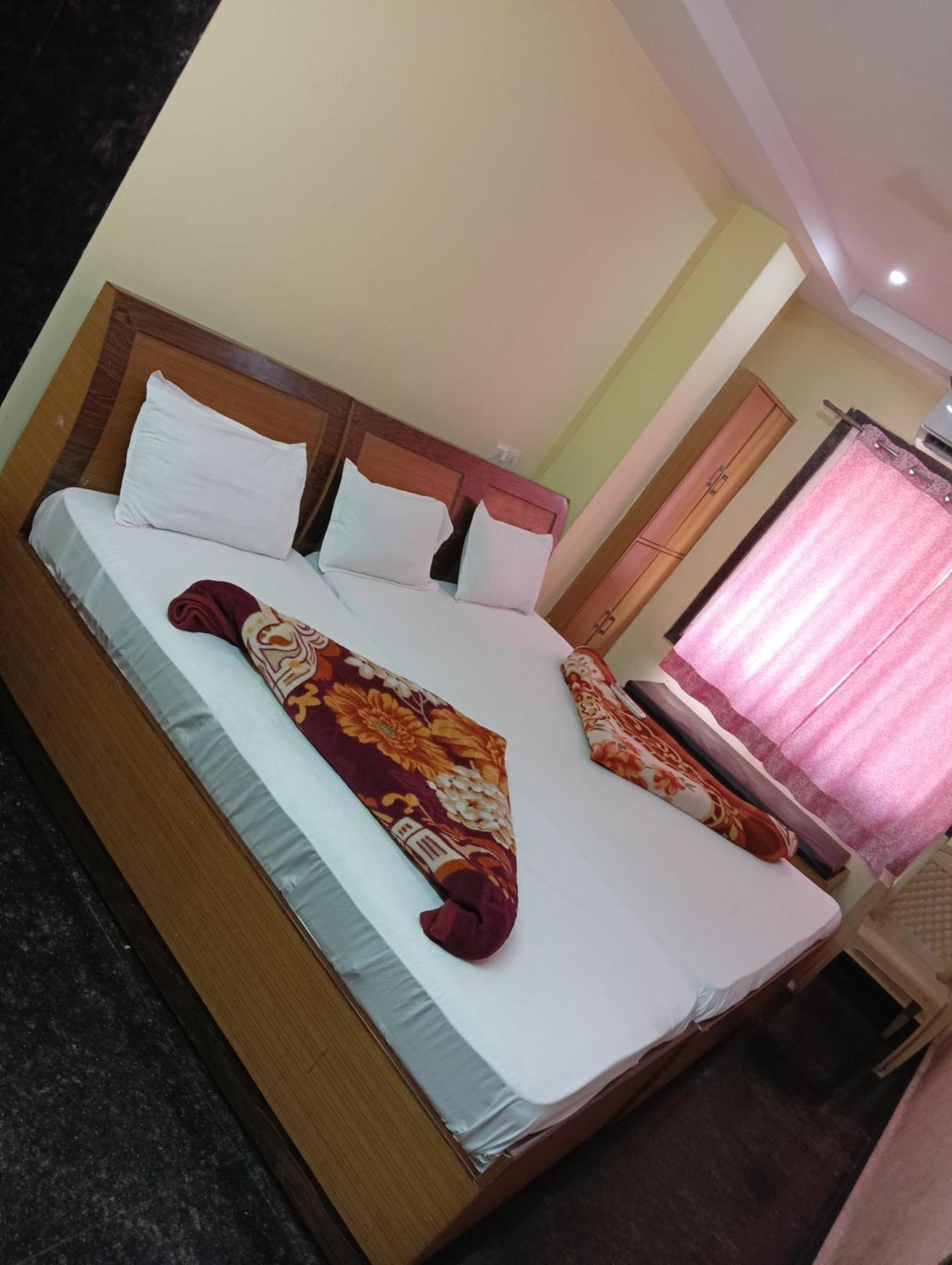 Guest house Omkaram Ashramam Gust House *